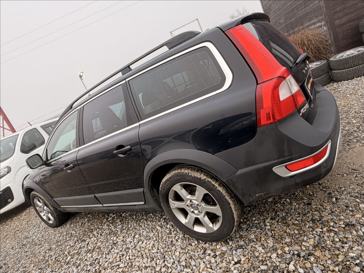 Volvo XC70 Kombi 2,4 l 151 kw