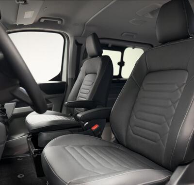 Ford Tourneo Custom 13