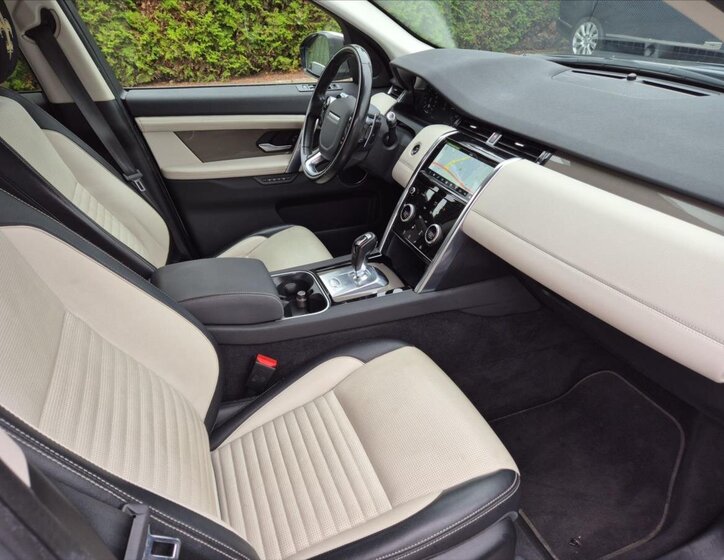 Land Rover Discovery Sport SUV / Terénní 2,0 l 132 kw