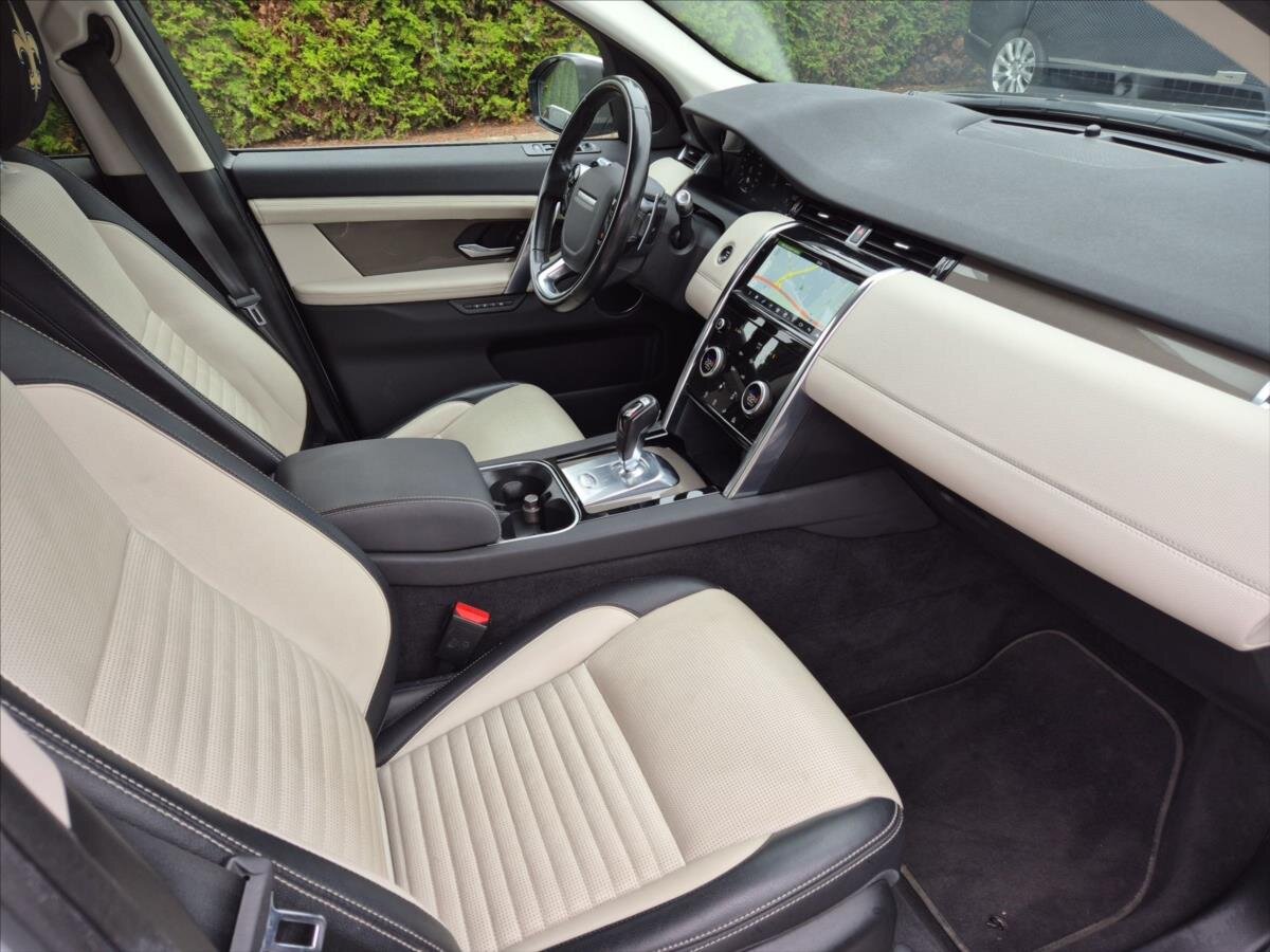 Land Rover Discovery Sport SUV / Terénní 2,0 l 132 kw