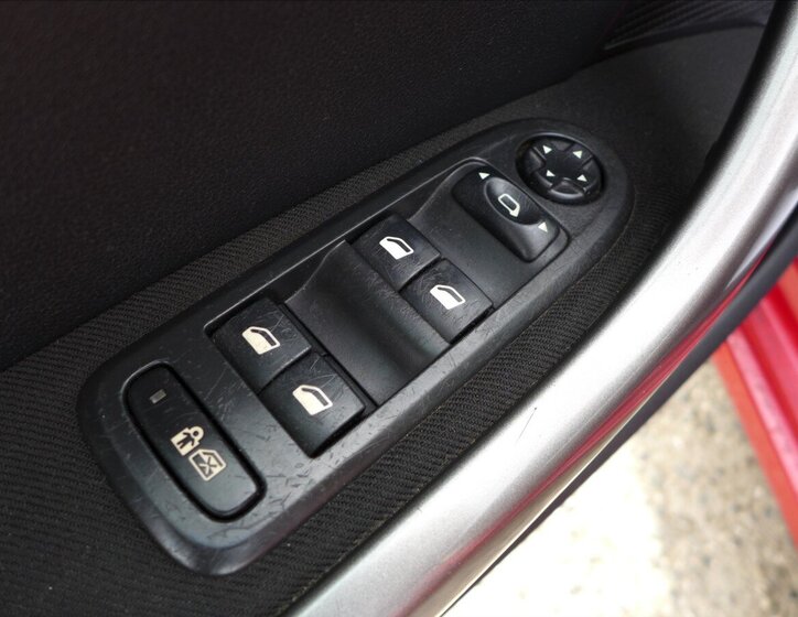 Peugeot 308 Kombi 1,6 l 80 kw