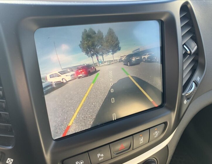 Jeep Cherokee SUV 2,2 l 147 kw