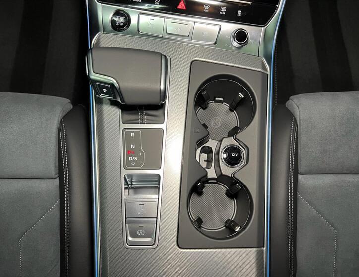 Land Rover Defender 27