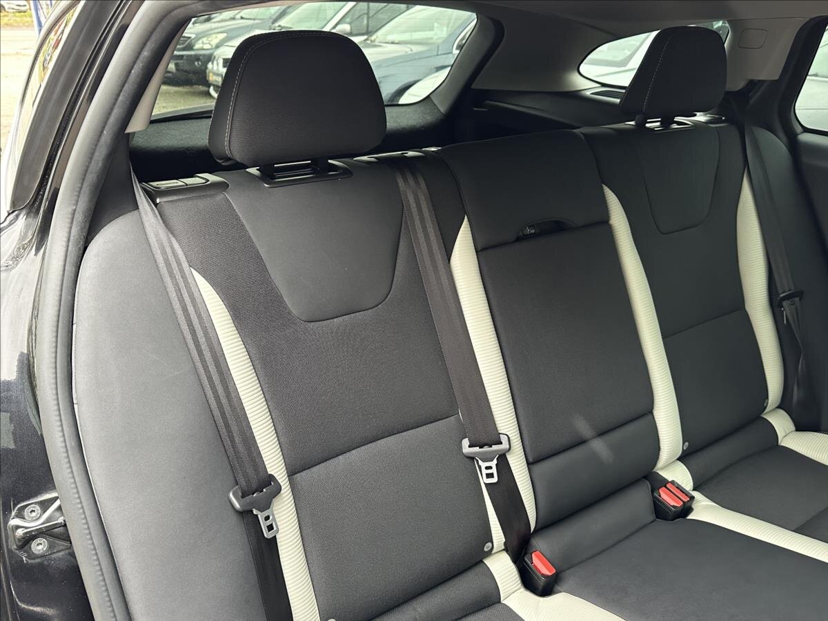 Volvo V60 Kombi 2,4 l 158 kw