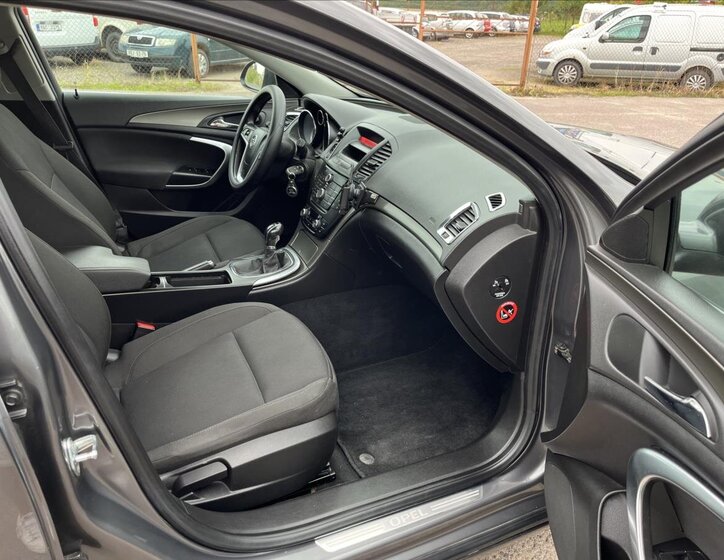 Opel Insignia Liftback 2,0 l 96 kw