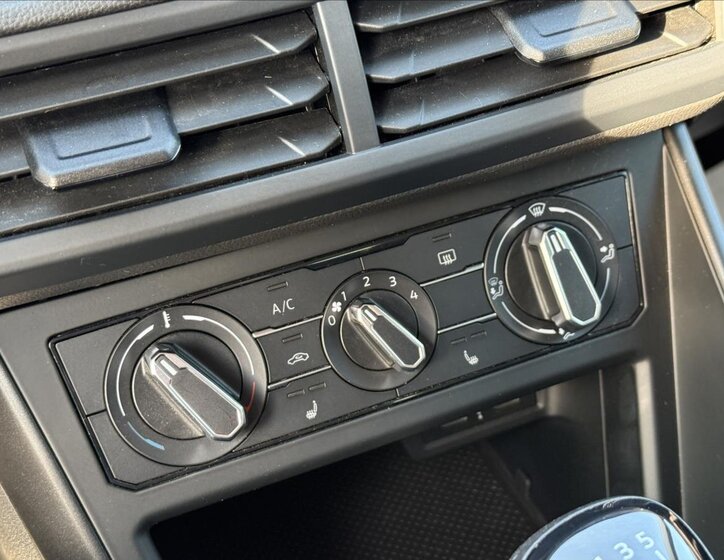 Volkswagen Polo Hatchback 999,0 70 kw