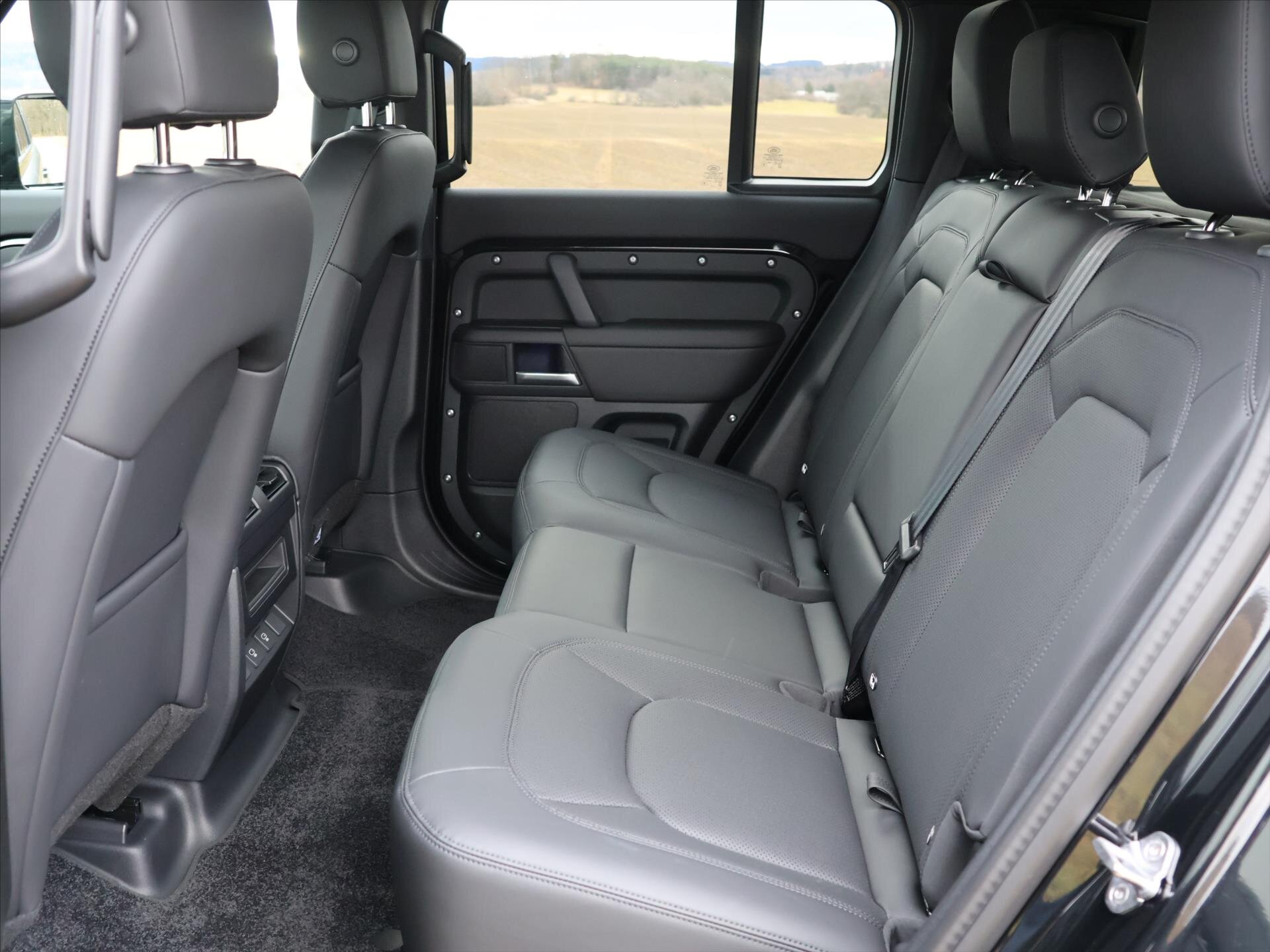 Land Rover Defender SUV / Terénní 5,0 l 313 kw