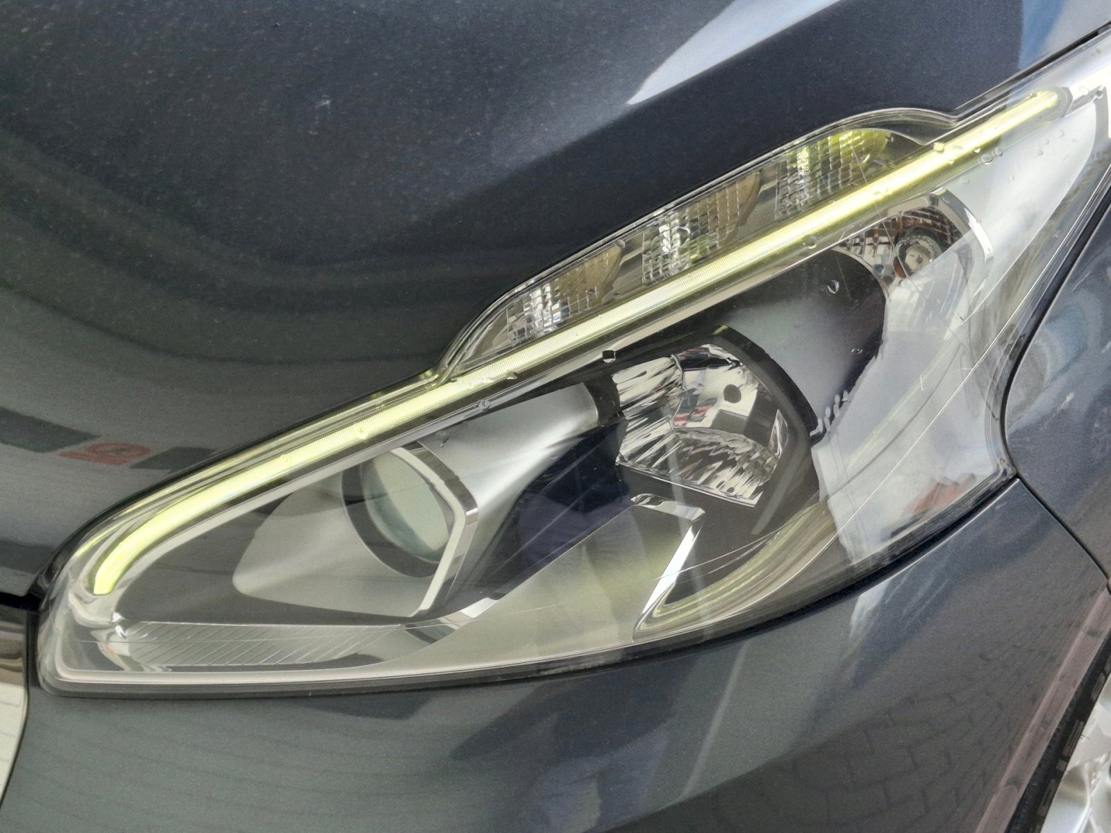 Peugeot 208 Hatchback 1,2 l 60 kw