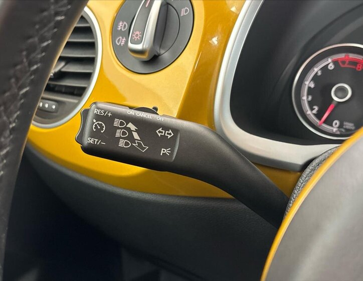 Volkswagen Beetle Hatchback 1,2 l 77 kw