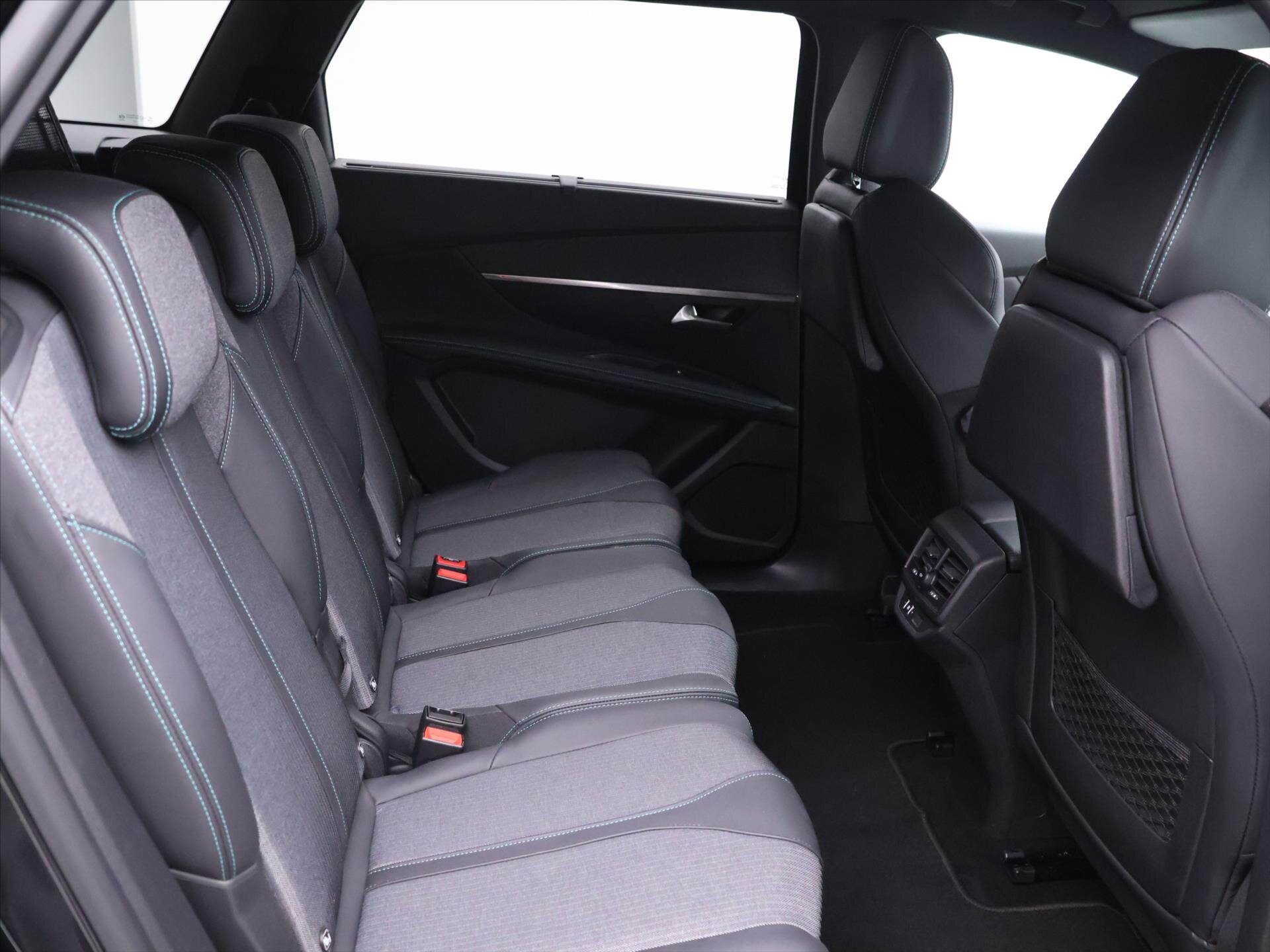 Peugeot 5008 SUV 1,2 l 96 kw