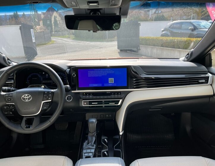 Toyota Camry Sedan / Limuzína 2,5 l 137 kw