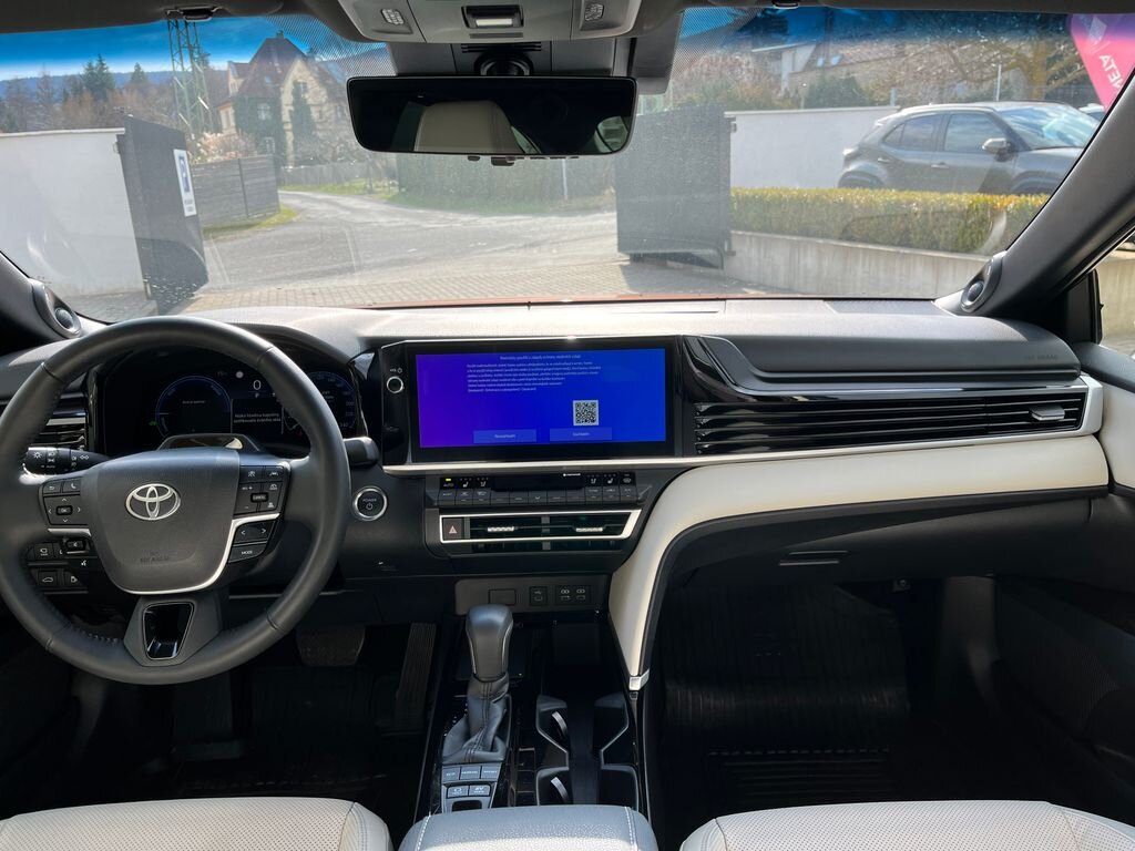 Toyota Camry Sedan / Limuzína 2,5 l 137 kw