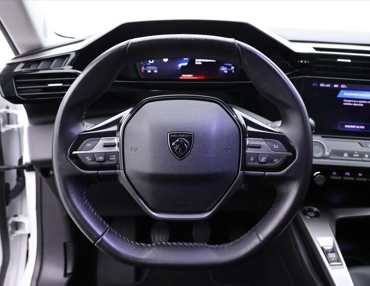 Peugeot 308 Hatchback 1,5 l 96 kw