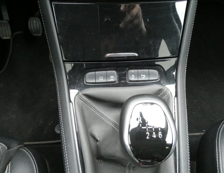 Opel Grandland X SUV / Terénní 1,2 l 96 kw