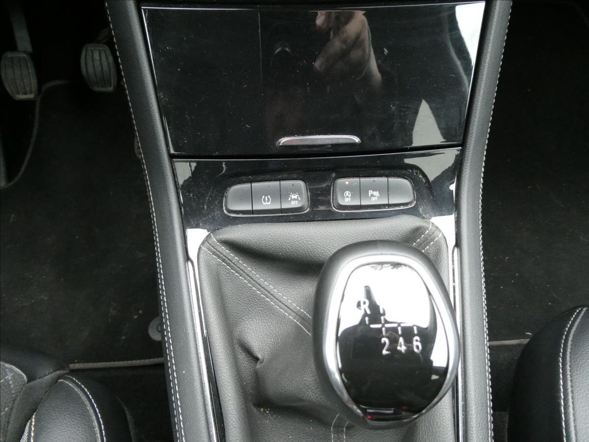 Opel Grandland X SUV / Terénní 1,2 l 96 kw