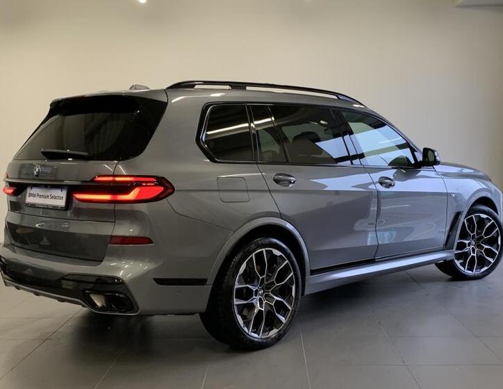 BMW X7 9