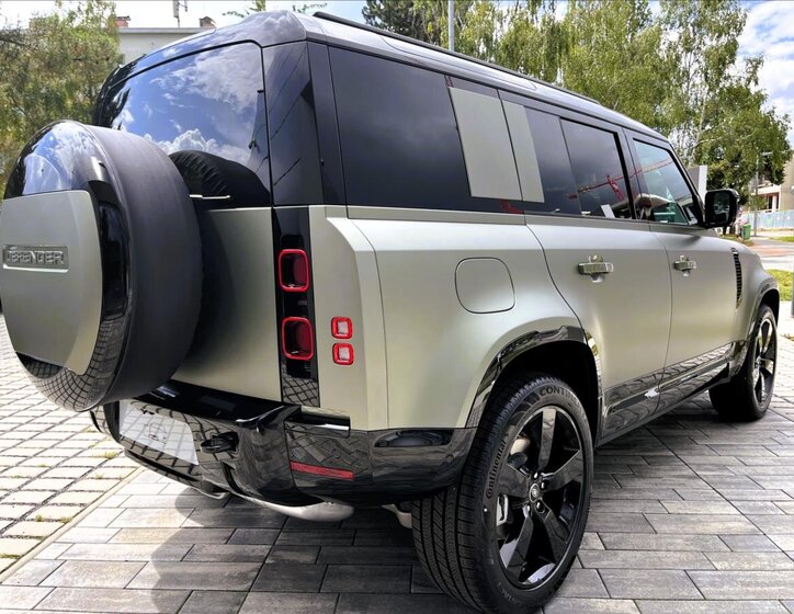 Land Rover Defender SUV 3,0 l 221 kw