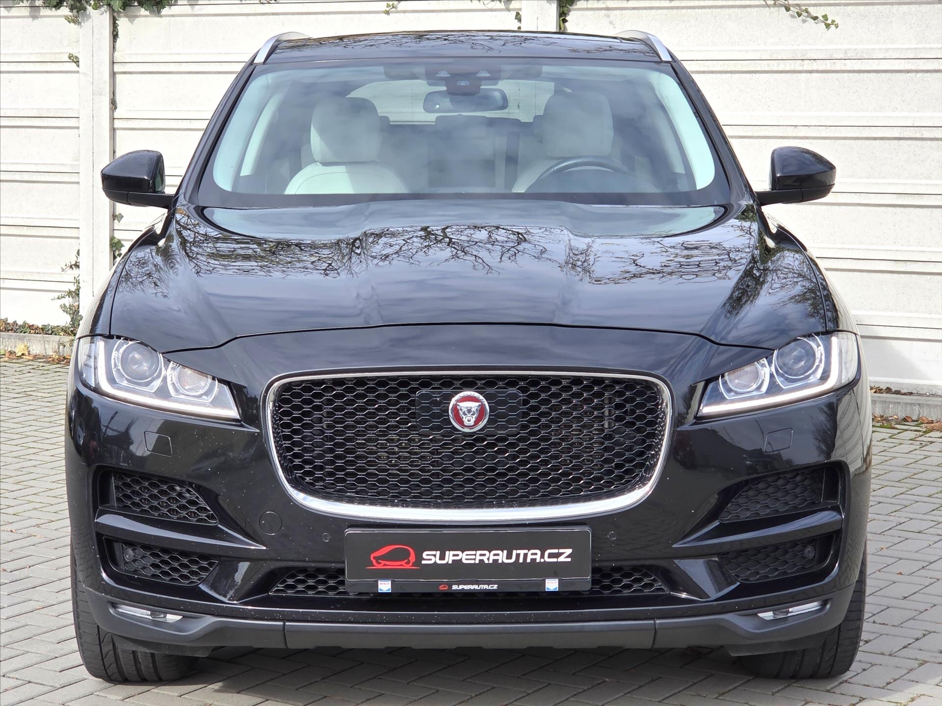 Jaguar F-Pace SUV / Terénní 3,0 l 221 kw