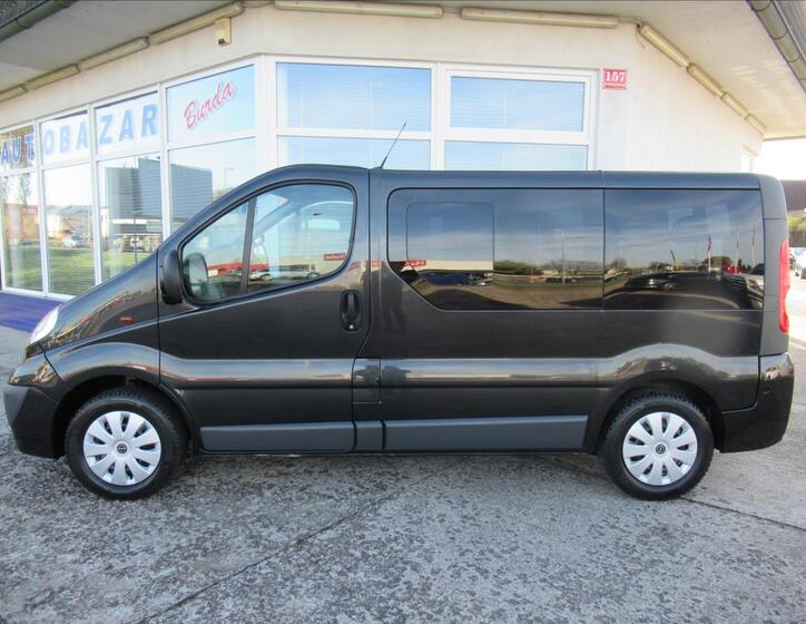 Opel Vivaro 9