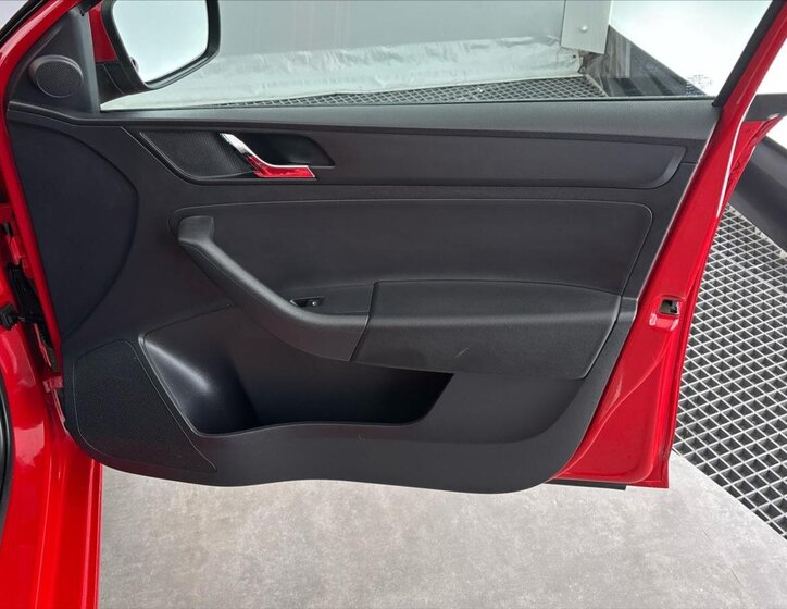 Škoda Rapid Liftback 1,2 l 77 kw