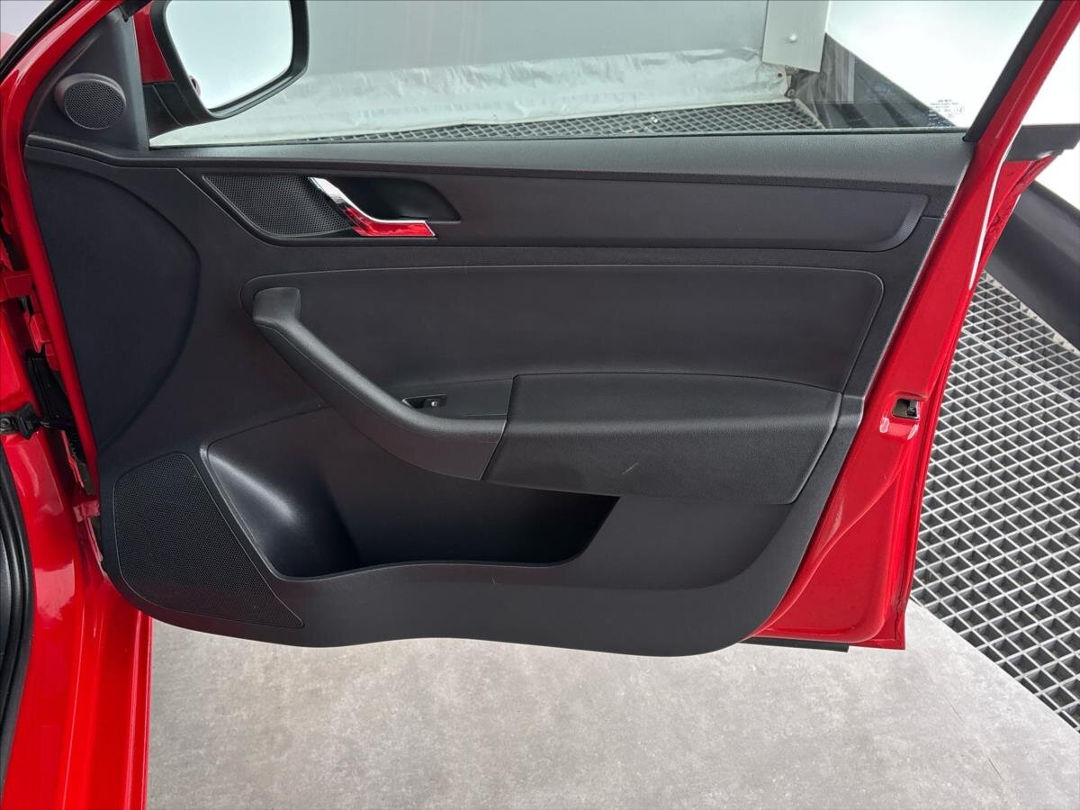 Škoda Rapid Liftback 1,2 l 77 kw