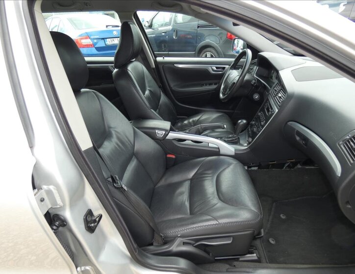 Volvo XC70 Kombi 2,4 l 136 kw