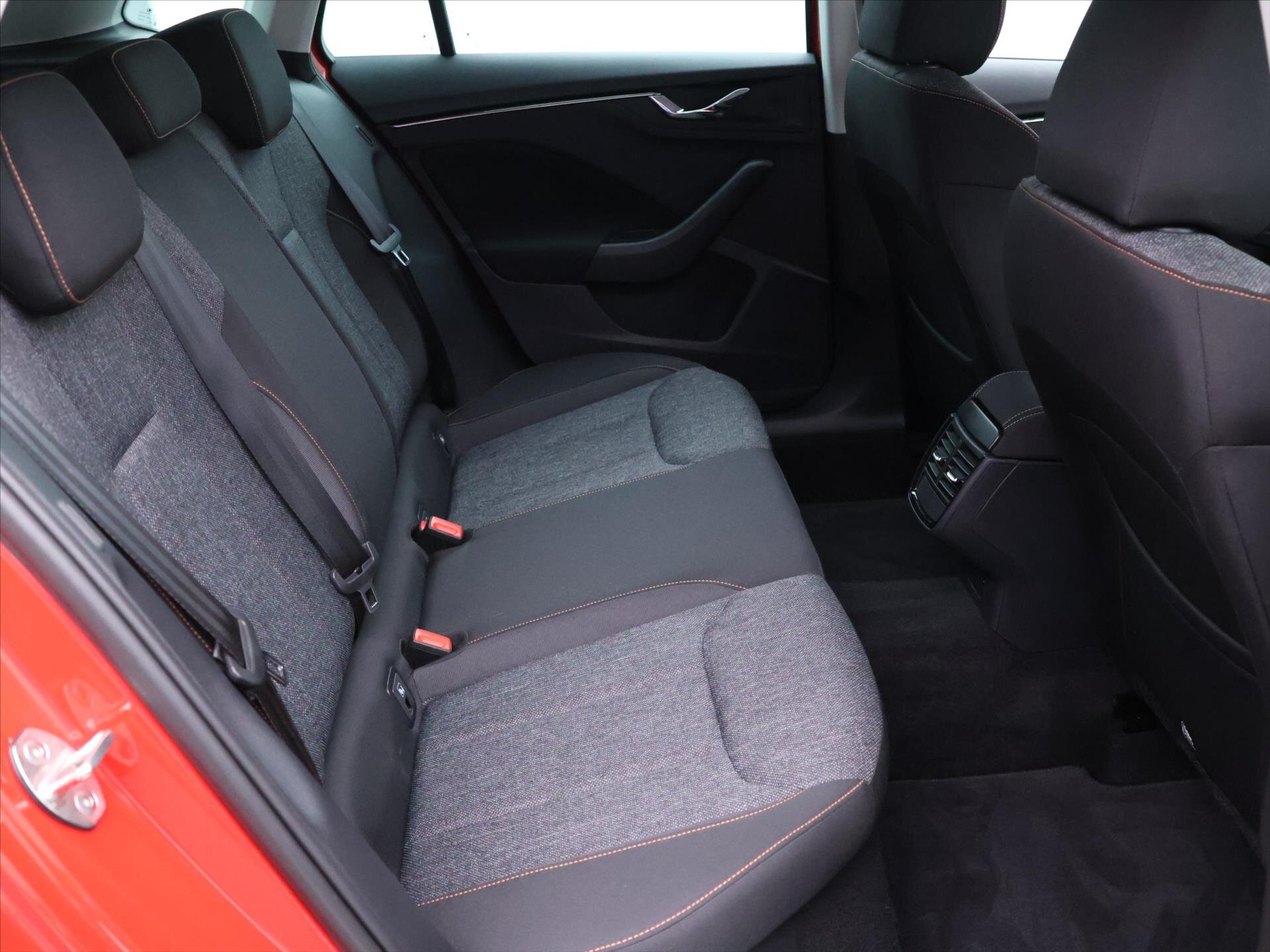 Škoda Kamiq SUV 999,0 70 kw