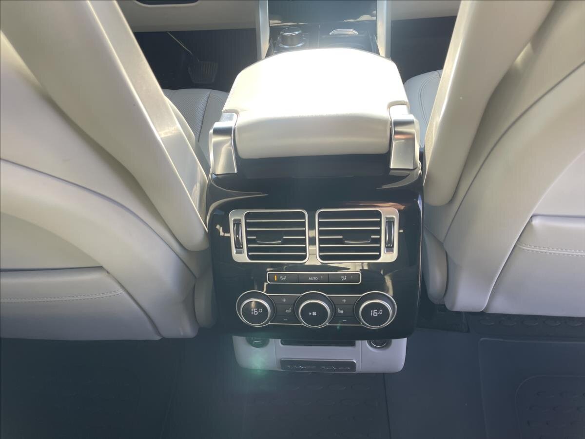 Land Rover Range Rover SUV / Terénní 4,4 l 250 kw