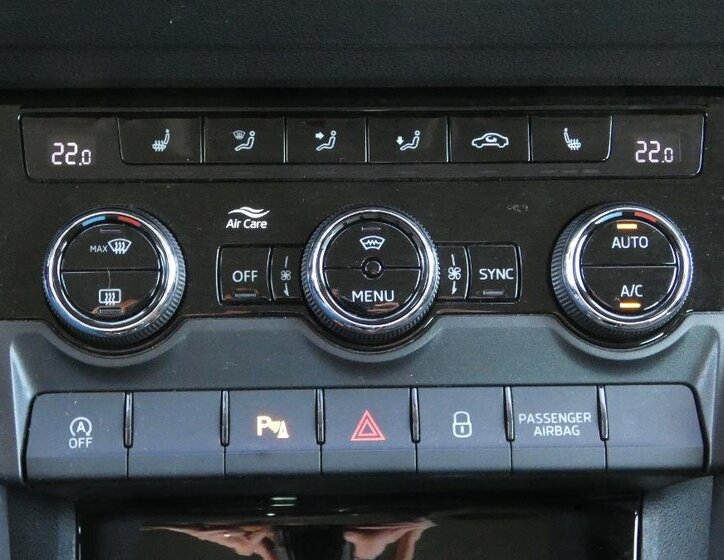 Škoda Karoq SUV / Terénní 1,5 l 110 kw