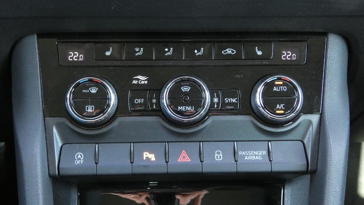 Škoda Karoq SUV / Terénní 1,5 l 110 kw