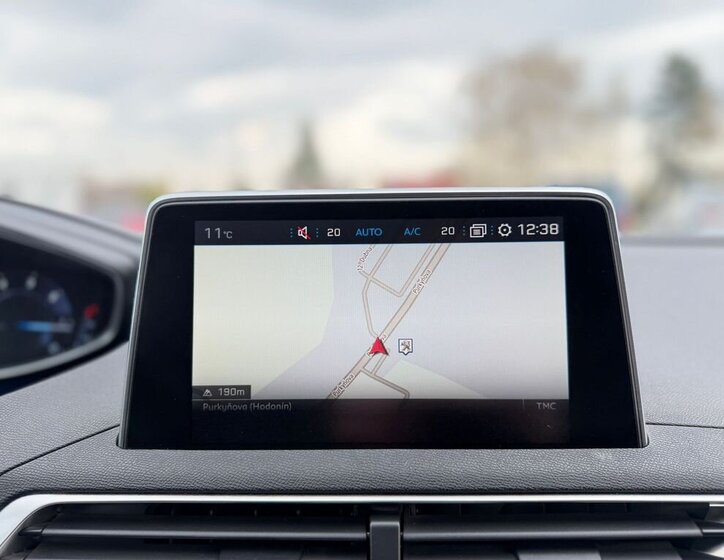 Peugeot 5008 SUV / Terénní 2,0 l 110 kw