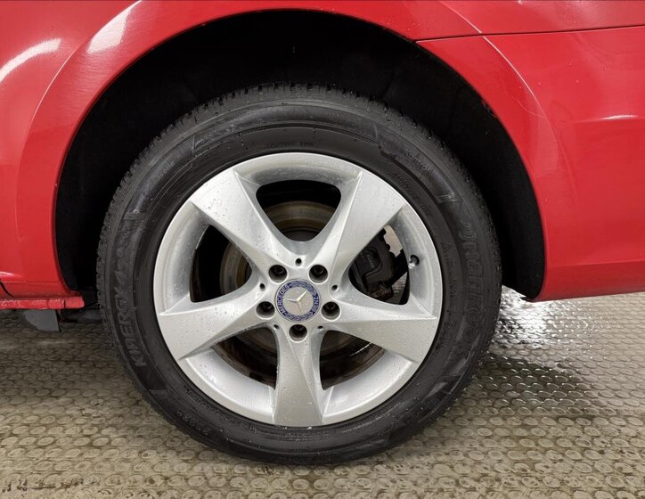 Mercedes-Benz Třídy V MPV 2,1 l 140 kw