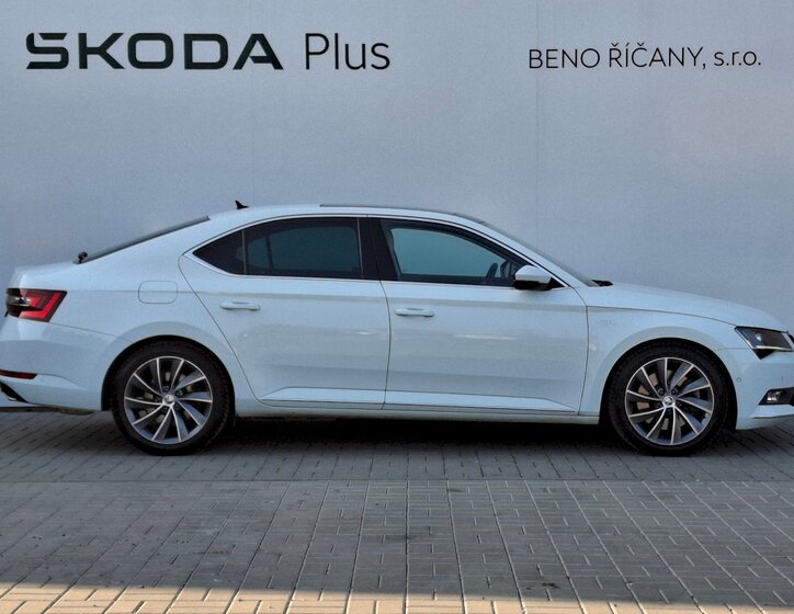 Škoda Superb Sedan / Limuzína 2,0 l 206 kw
