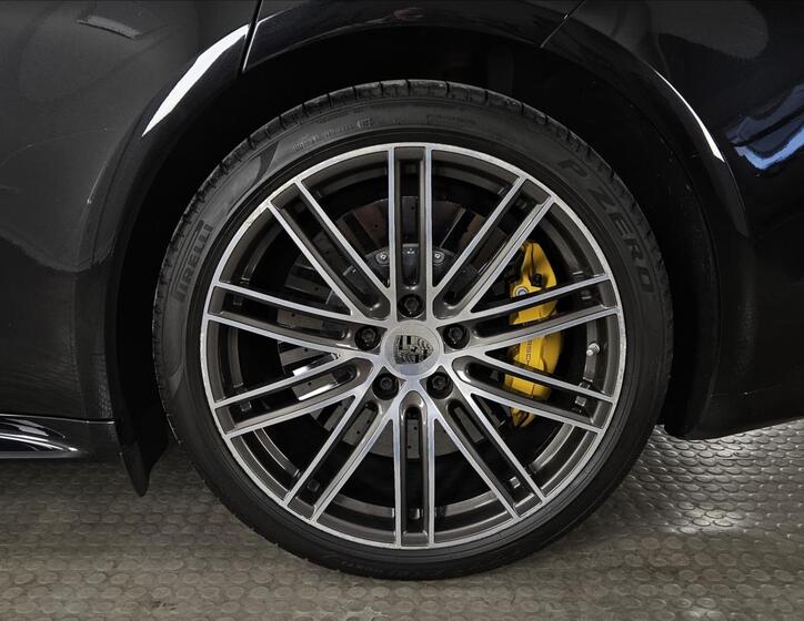 Porsche Panamera 50