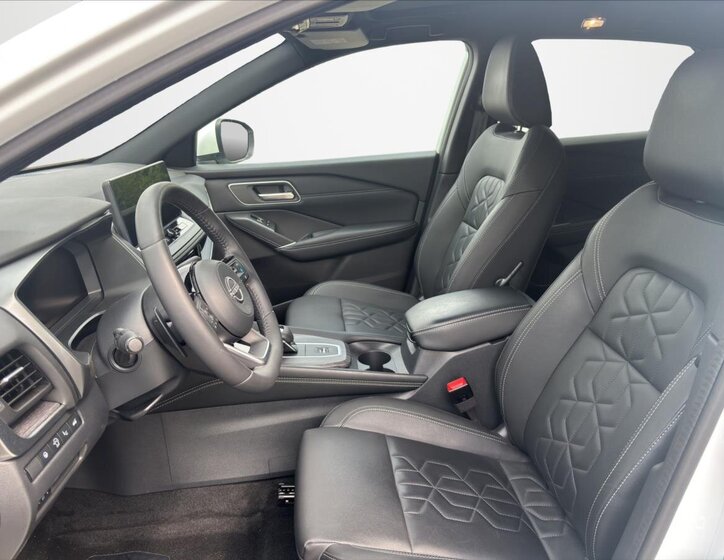 Nissan Qashqai SUV / Terénní 1,3 l 116 kw