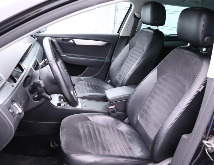 Volkswagen Passat 11