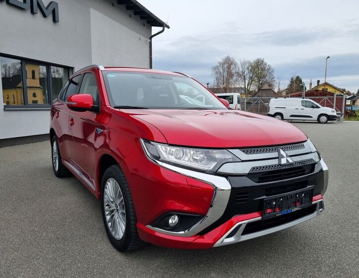Mitsubishi Outlander SUV / Terénní 2,4 l 165 kw