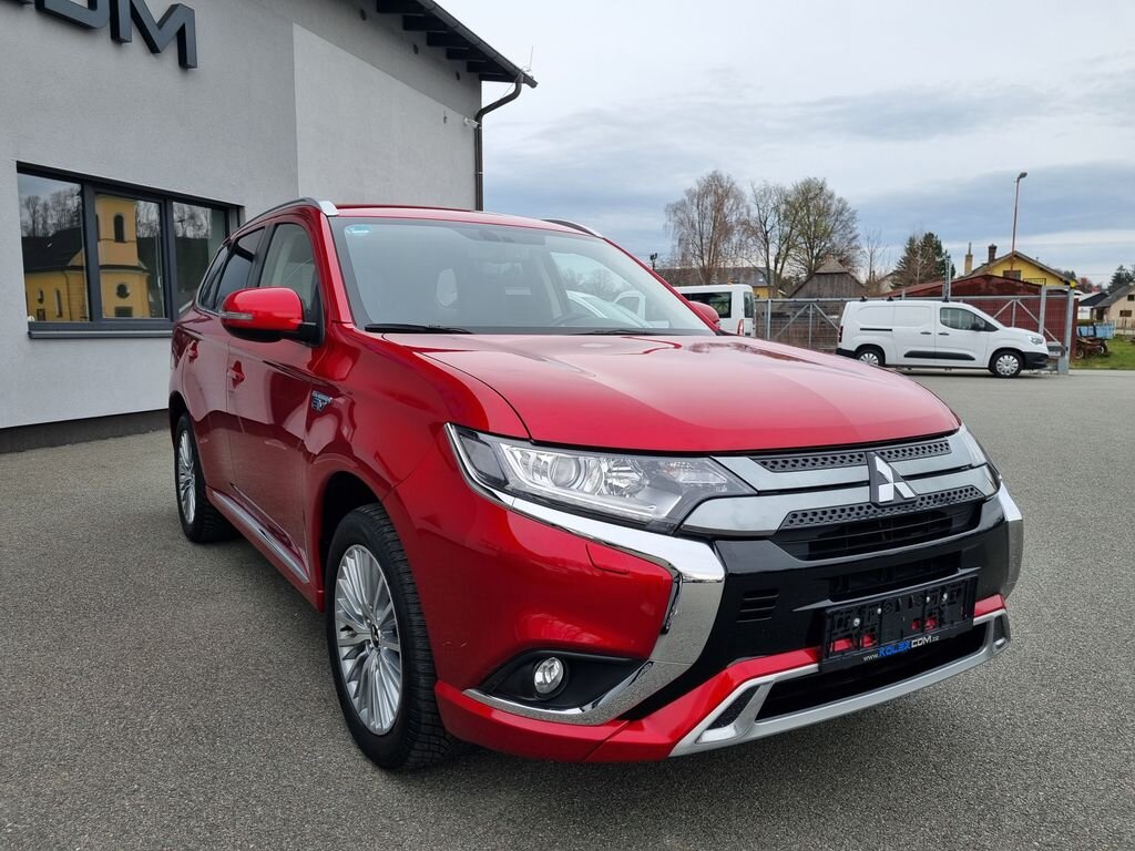 Mitsubishi Outlander SUV / Terénní 2,4 l 165 kw