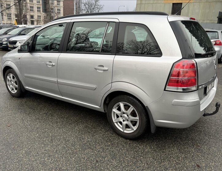 Opel Zafira 6