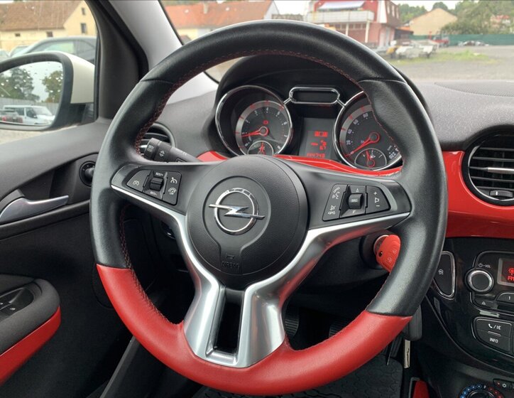 Opel Adam Hatchback 1,4 l 64 kw