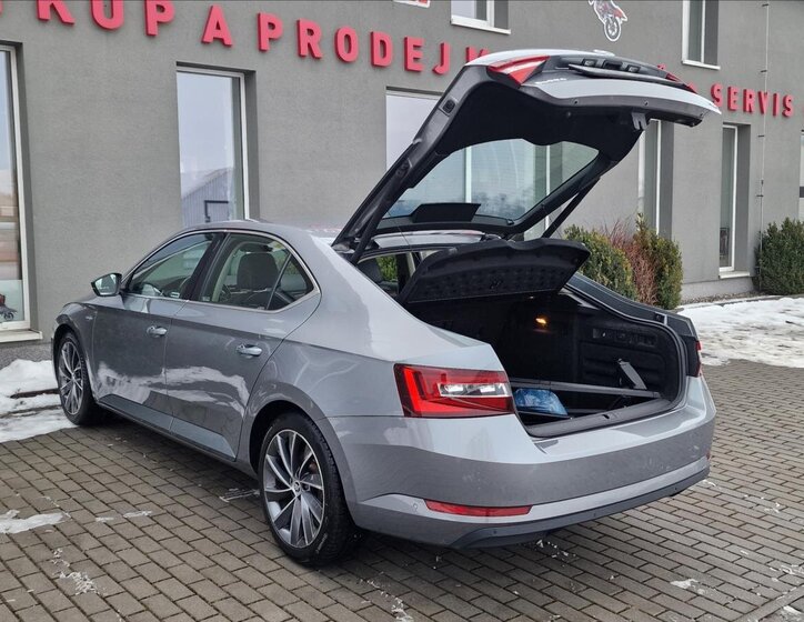 Škoda Superb Liftback 2,0 l 140 kw