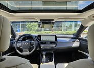 Lexus ES 300h Sedan / Limuzína 2,5 l 160 kw