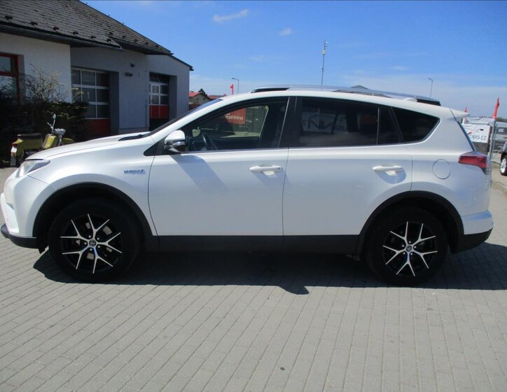 Toyota RAV4 SUV 2,5 l 145 kw