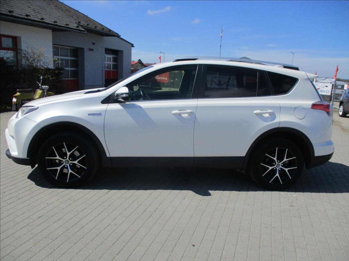 Toyota RAV4 SUV 2,5 l 145 kw