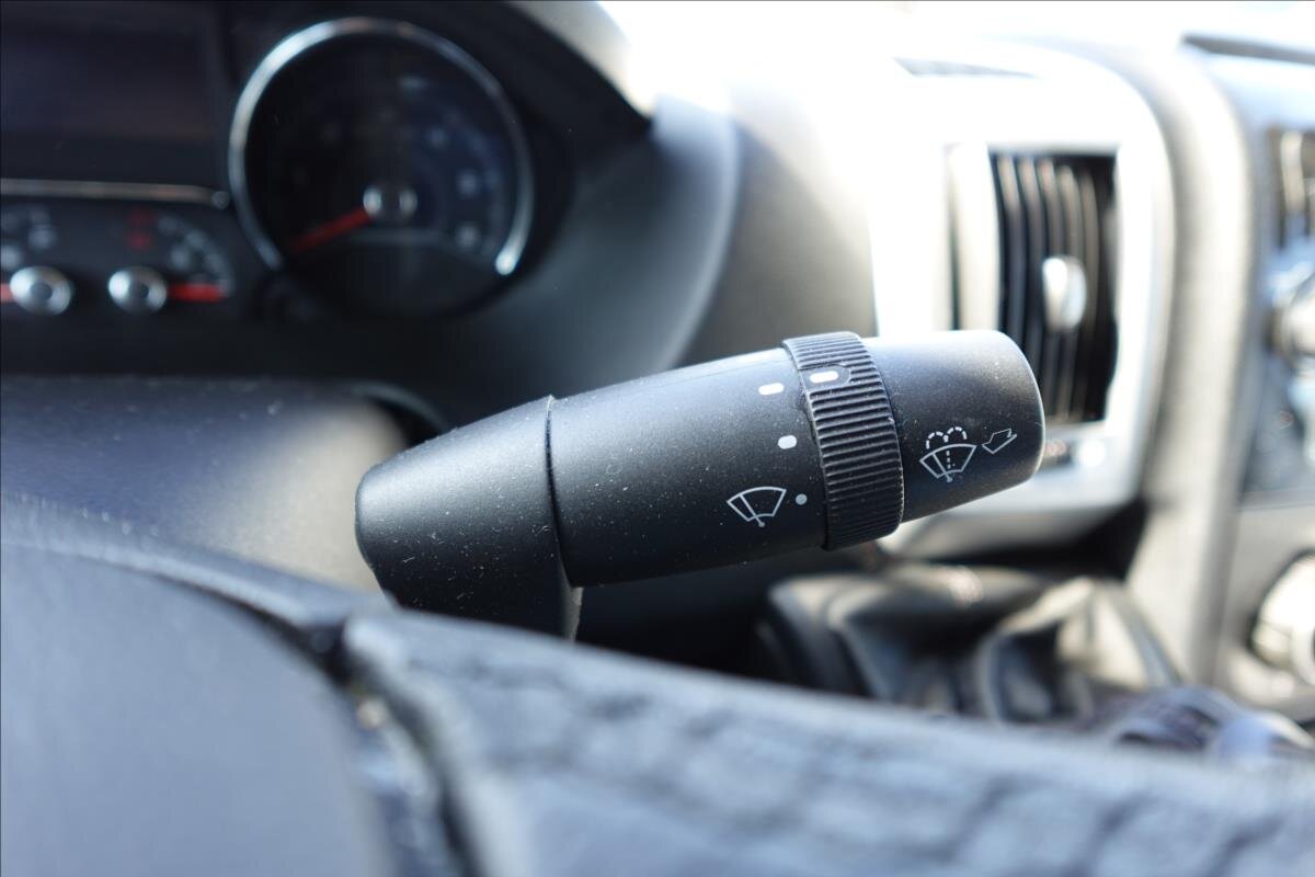 Peugeot Boxer Valník 2,2 l 121 kw