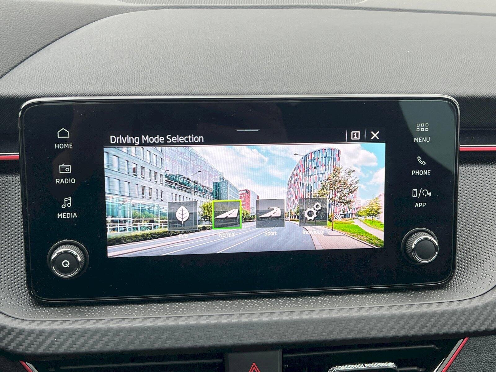 Škoda Scala Hatchback 1,0 l 85 kw