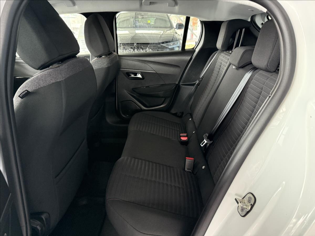 Peugeot 208 Hatchback 1,2 l 74 kw