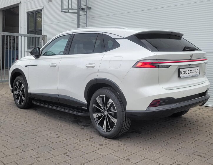 MG HS SUV / Terénní 1,5 l 200 kw