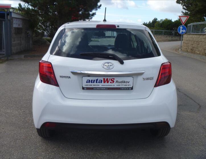 Toyota Yaris 5