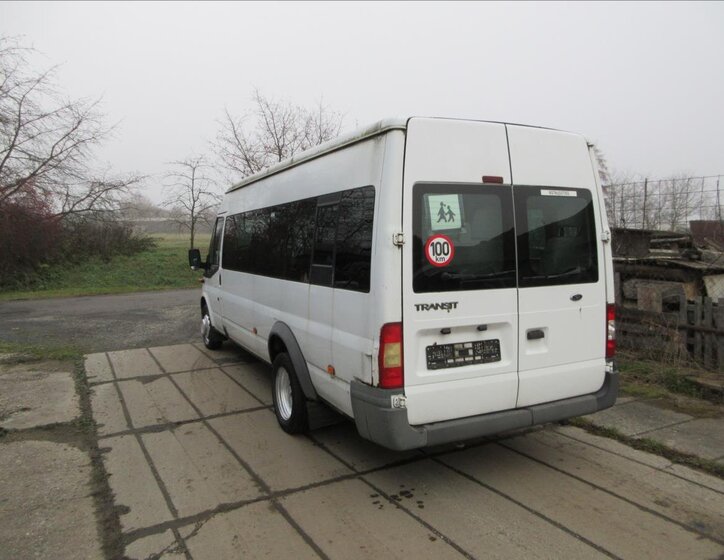 Ford Transit 9